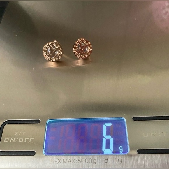18K Rose Gold Luxury Earrings - Picture 2 of 3